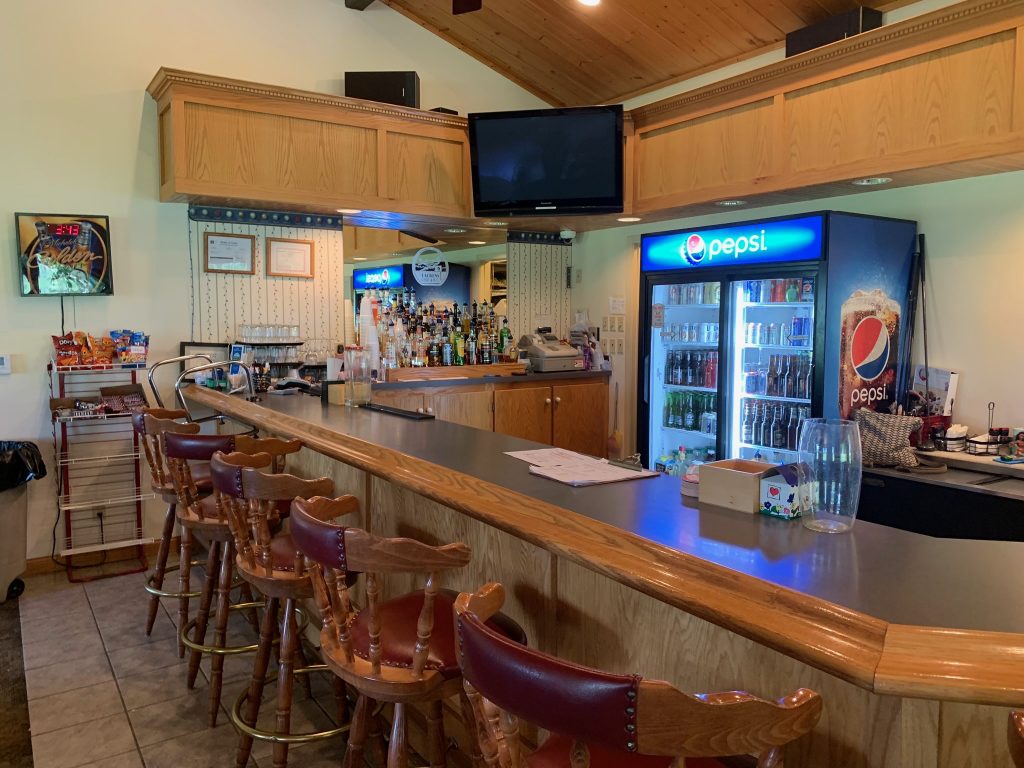 Bar at Laurens Golf & Country Club.jpg