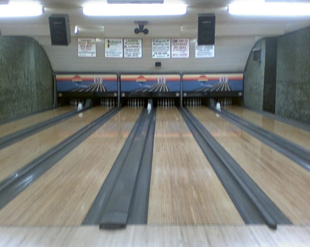 Laurens bowling alley lanes